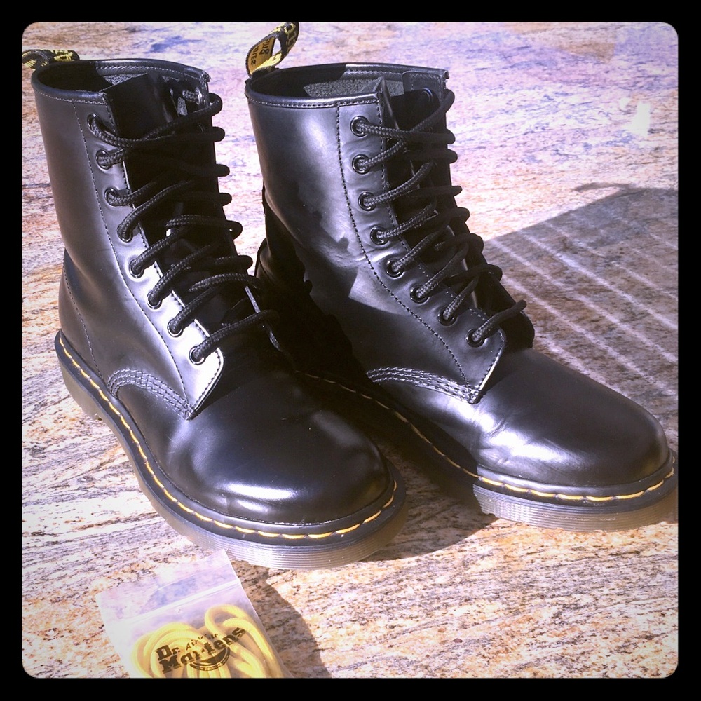 Dr. Martens 1460 Women’s Smooth Leather Lace Boot